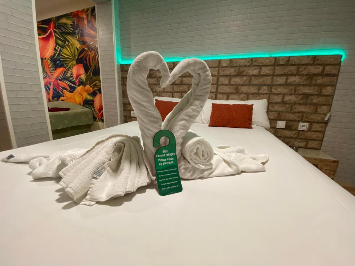 Hostal Avenida Andalucia - Solo Adultos Sevilla Exterior foto