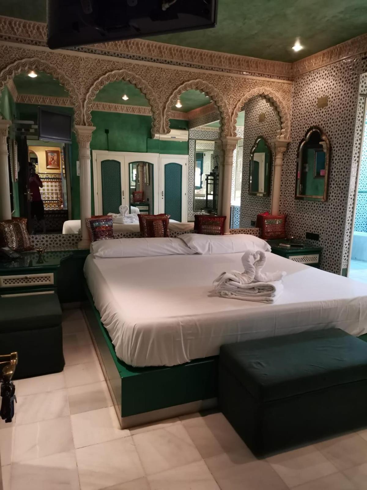 Hostal Avenida Andalucia - Solo Adultos Sevilla Exterior foto