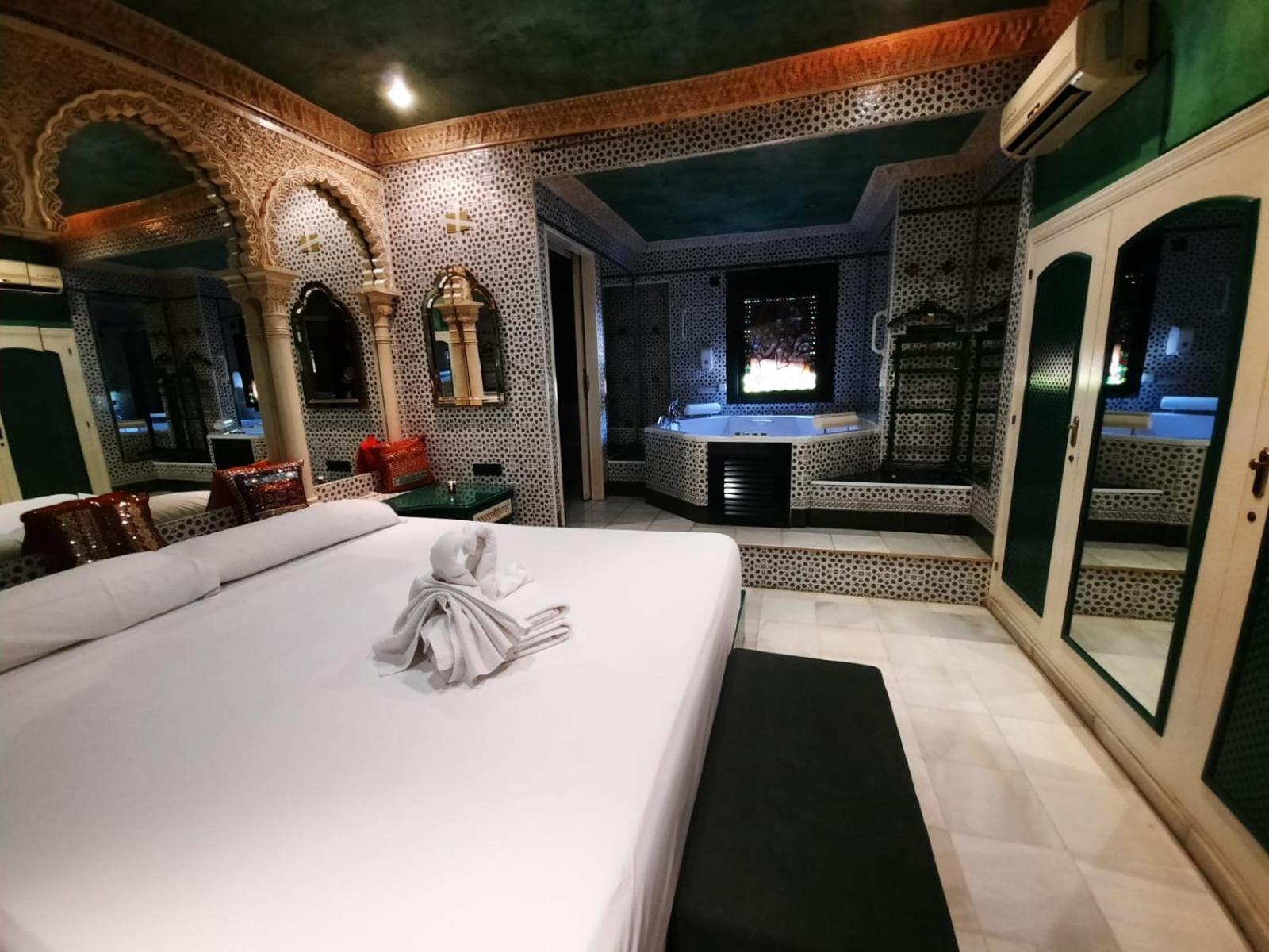 Hostal Avenida Andalucia - Solo Adultos Sevilla Exterior foto
