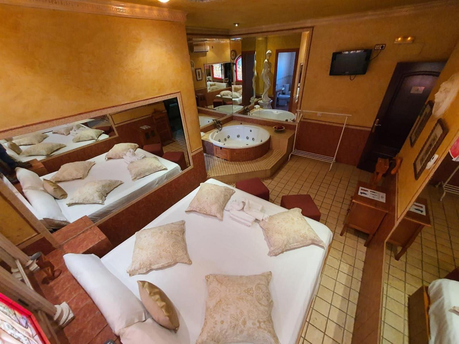 Hostal Avenida Andalucia - Solo Adultos Sevilla Exterior foto