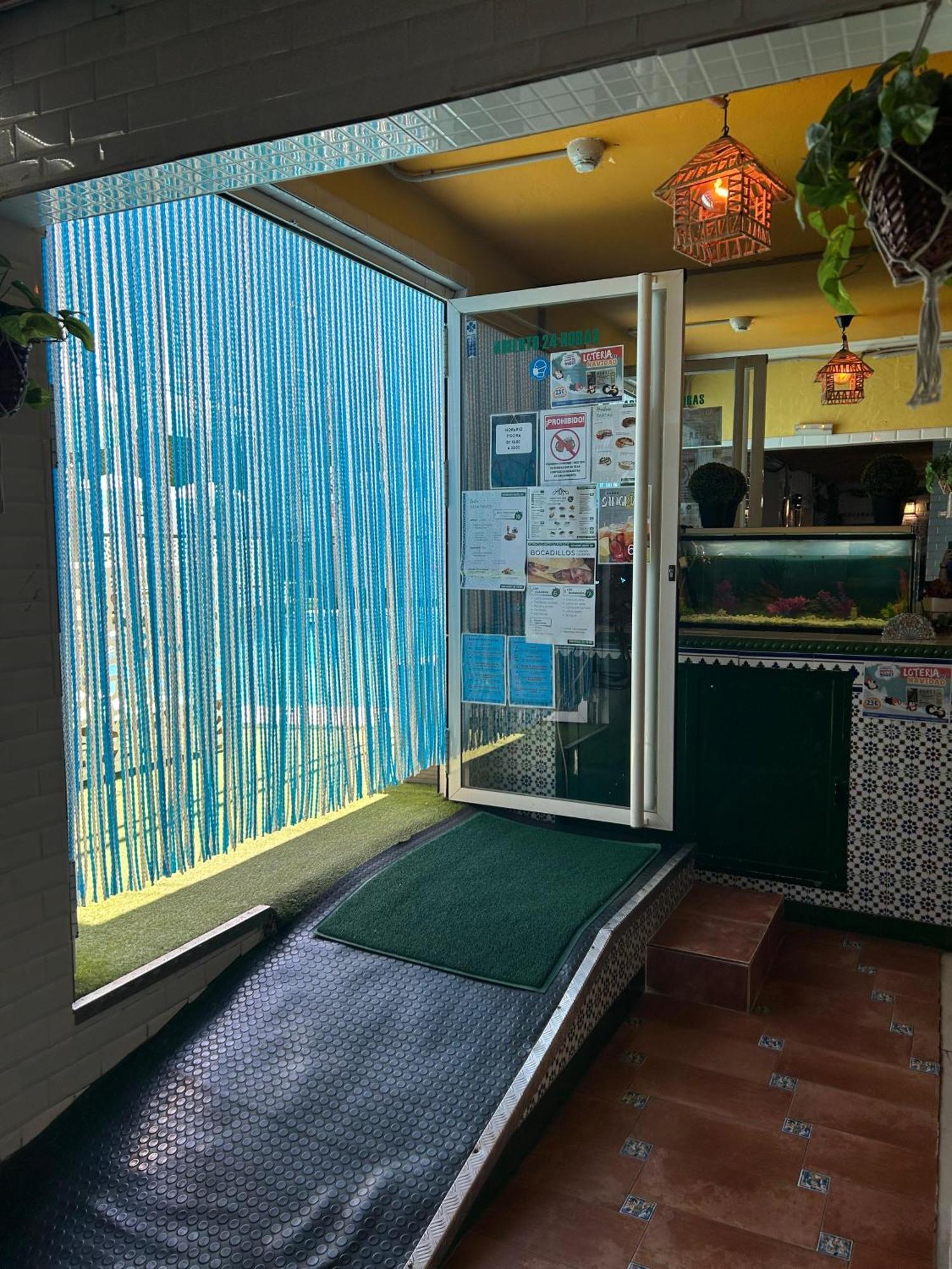 Hostal Avenida Andalucia - Solo Adultos Sevilla Exterior foto