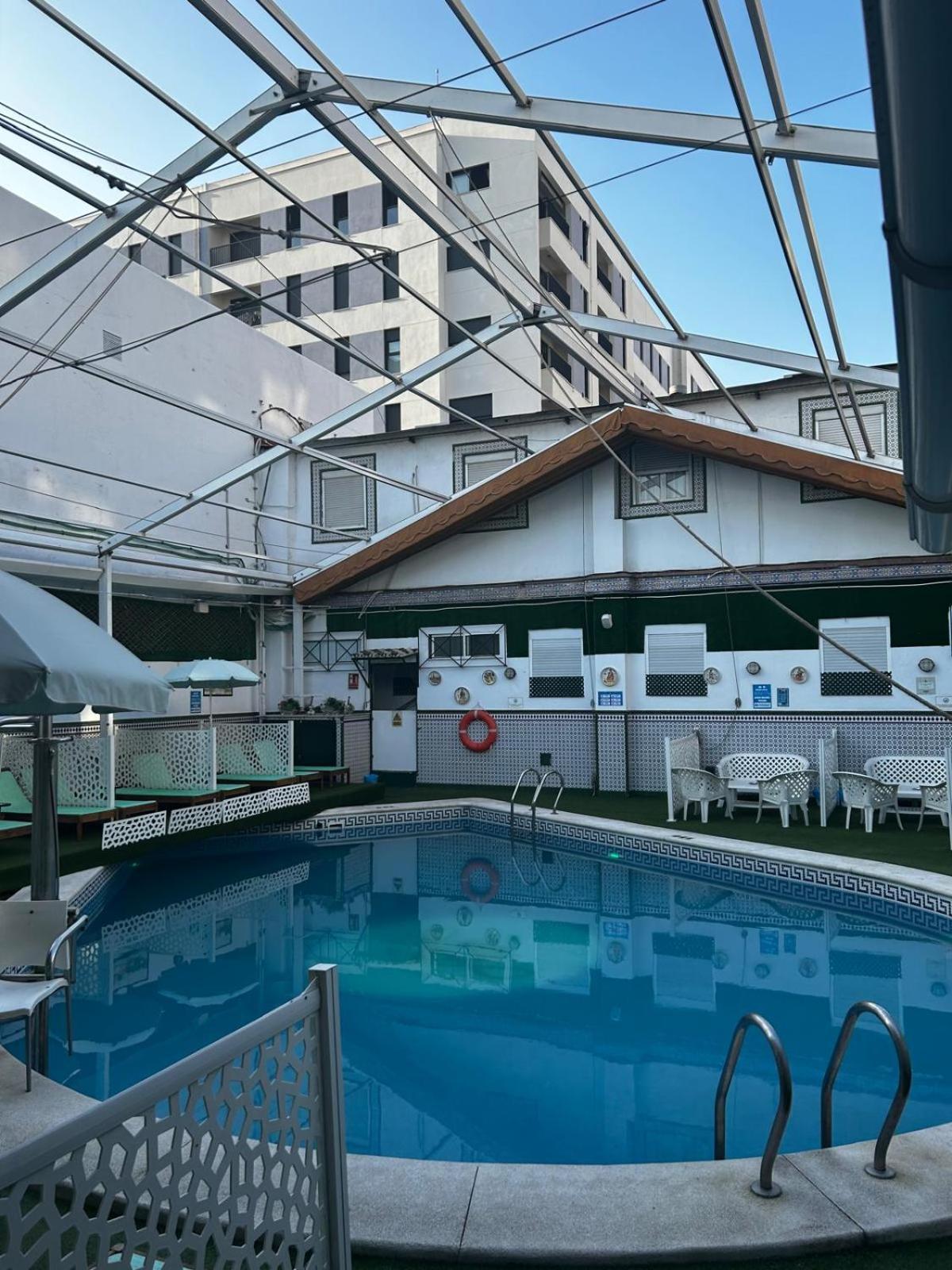 Hostal Avenida Andalucia - Solo Adultos Sevilla Exterior foto